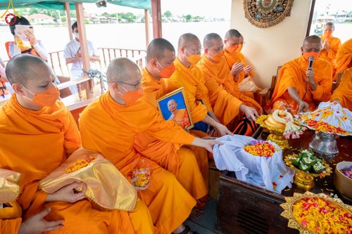 ภาพ No.49034:ประมวลภาพพิธีเก็บอัฐิและลอยอังคาร พระสุธรรมญาณวิเทศ  (สุธรรม สุธมฺโม)