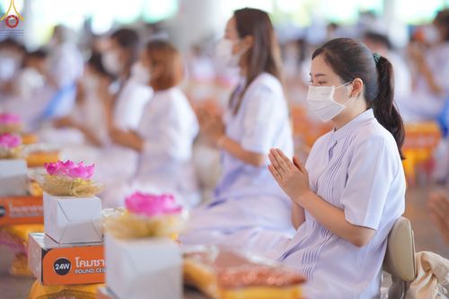 ภาพ No.48195:ประมวลภาพพิธีถวายผ้าอาบน้ำฝน และประทีปโคมไฟ เนื่องในวันอาสาฬหบูชา ประจำปี 2565