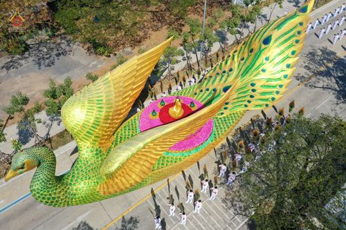 ภาพ No.42669:พิธีอัญเชิญมยุรนาวากาศ ประดิษฐาน ณ อาคาร 100 ปี เนื่องในวันคล้ายวันเกิด ครบ 113 ปี คุณยายอาจารย์มหารัตนอุบาสิกาจันทร์ ขนนกยูง