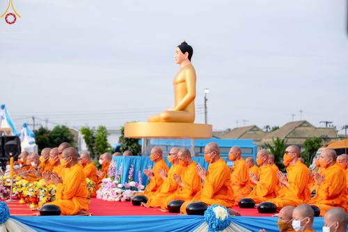 ภาพ No.49490:ประมวลภาพพิธีตักบาตรพระสงฆ์ 1,091 รูป เนื่องในวันแม่แห่งชาติ ณ ตลาดจัมโบ้ ชุดที่ 1