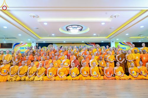 ภาพ No.46065:ประมวลภาพพิธีถวายพระบรมสารีริกธาตุ และบรรจุรัตนชาติเพื่อประดิษฐานเจดีย์ 3 แห่งในประเทศเวียดนาม พ.ศ. 2565