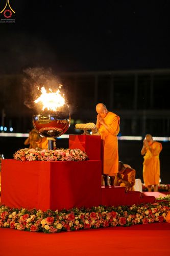 ภาพ No.45006:ประมวลภาพพิธีจุดประทีป​ วันคุ้ม​ครองโลก ณ วัดพระธรรมกาย