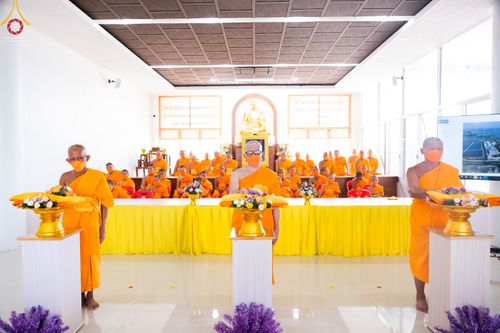 ภาพ No.45970:ประมวลภาพพิธีตักบาตร โครงการบรรพชาสามเณรฟื้นฟูพระพุทธศาสนาทั่วไทย ณ ศูนย์ปฏิบัติธรรมสมุทรปราการบางบ่อ 