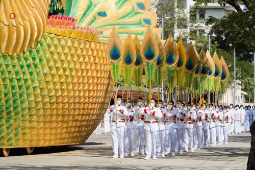 ภาพ No.42668:พิธีอัญเชิญมยุรนาวากาศ ประดิษฐาน ณ อาคาร 100 ปี เนื่องในวันคล้ายวันเกิด ครบ 113 ปี คุณยายอาจารย์มหารัตนอุบาสิกาจันทร์ ขนนกยูง