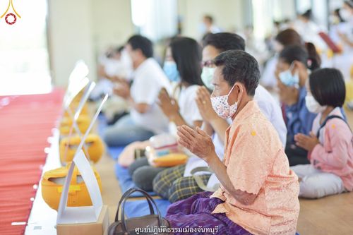 ภาพ No.39797:พิธีตัดปอยผม ปลงผม ขอขมารับผ้าไตรและพิธีบรรพชา ในโครงการอุปสมบท บูชาธรรมมหาปูชนียาจารย์ ประจำปี 2564 ชุดที่ 6