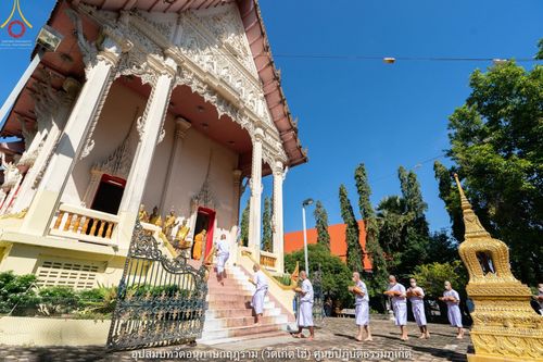 ภาพ No.40781:พิธีตัดปอยผม ปลงผม ขอขมารับผ้าไตรและพิธีบรรพชา ในโครงการอุปสมบท บูชาธรรมมหาปูชนียาจารย์ ประจำปี 2564 ชุดที่ 16