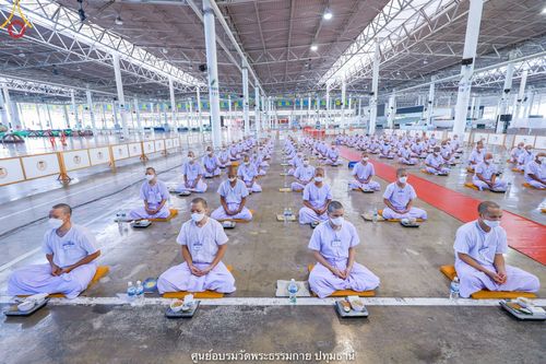 ภาพ No.40016:พิธีตัดปอยผม ปลงผม ขอขมารับผ้าไตรและพิธีบรรพชา ในโครงการอุปสมบท บูชาธรรมมหาปูชนียาจารย์ ประจำปี 2564 ชุดที่ 8