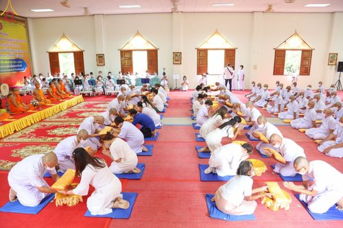 ภาพ No.48049:ประมวลภาพพิธีเวียนประทักษิณ และบรรพชาอุปสมบท รุ่นเข้าพรรษา ปี 2565