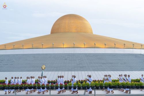 ภาพ No.47539:ประมวลภาพพิธีขอขมาและมอบผ้าไตร โครงการบรรพชาอุปสมบทหมู่ รุ่นเข้าพรรษา 2565