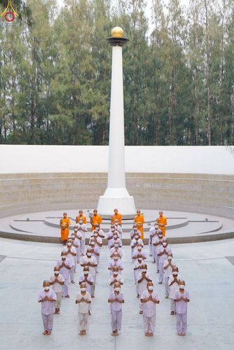 ภาพ No.44560:ประมวลภาพพิธีปลงผม โครงการบรรพชาสามเณรฟื้นฟูพระพุทธศาสนาทั่วไทย ณ อนุสรณ์สถานมหาวิหารพระมงคลเทพมุนี