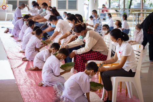 ภาพ No.44840:ประมวลภาพพิธีบรรพชา ในโครงการบรรพชาสามเณรฟื้นฟูพระพุทธศาสนาทั่วไทย ณ ศูนย์อบรมเยาวชนบางปะหัน