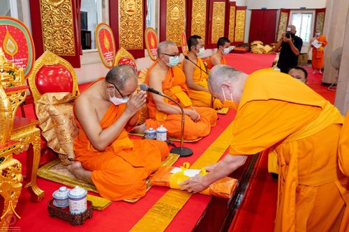 ภาพ No.40645:วัดพระธรรมกาย เป็นเจ้าภาพพิธีบำเพ็ญกุศลสวดพระอภิธรรมอุทิศถวายพระเดชพระคุณ พระวิสุทธิวงศาจารย์