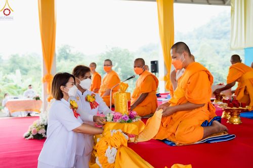 ภาพ No.53702:ประมวลภาพพิธีทอดกฐินเพื่อสร้างอาคารปฏิบัติธรรม ณ ธุดงคสถานเขาย้อย จ.เพชรบุรี (วันที่ 16 ตุลาคม พ.ศ. 2565)