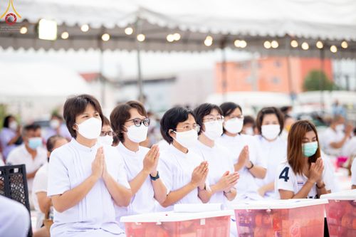 ภาพ No.49492:ประมวลภาพพิธีตักบาตรพระสงฆ์ 1,091 รูป เนื่องในวันแม่แห่งชาติ ณ ตลาดจัมโบ้ ชุดที่ 1