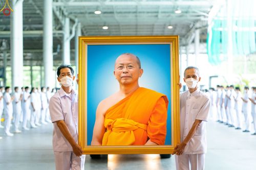ภาพ No.48497:ประมวลภาพพิธีรับร่างนักสร้างบารมี พระเดชพระคุณพระสุธรรมญาณวิเทศ วิ. (สุธรรม สุธมฺโม)