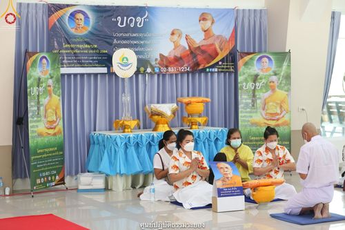 ภาพ No.39486:พิธีตัดปอยผม ปลงผม ขอขมารับผ้าไตรและพิธีบรรพชา ในโครงการอุปสมบท บูชาธรรมมหาปูชนียาจารย์ ประจำปี 2564  ชุดที่ 2