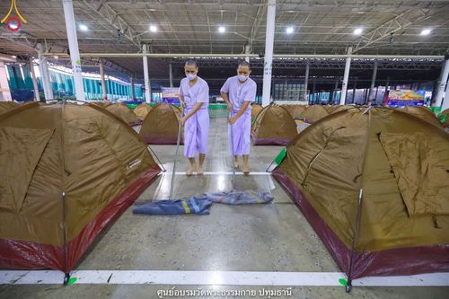 ภาพ No.40018:พิธีตัดปอยผม ปลงผม ขอขมารับผ้าไตรและพิธีบรรพชา ในโครงการอุปสมบท บูชาธรรมมหาปูชนียาจารย์ ประจำปี 2564 ชุดที่ 8