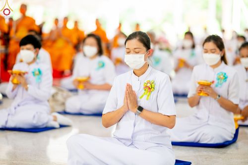 ภาพ No.47852:ประมวลภาพพิธีปิดแผ่นทองรูปเหมือนพระมงคลเทพมุนี (สด จนฺทสโร) พระผู้ปราบมาร และดวงแก้วธรรมชัย