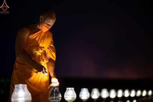 ภาพ No.41986:พิธีฉลองชัยสวดมนต์ บทธัมมจักกัปปวัตตนสูตร 4,000,002,565 จบ เพื่อเป็นสิริมงคลตอนรับศักราชใหม่