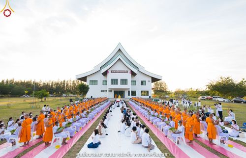 ภาพ No.39646:พิธีตัดปอยผม ปลงผม ขอขมารับผ้าไตรและพิธีบรรพชา ในโครงการอุปสมบท บูชาธรรมมหาปูชนียาจารย์ ประจำปี 2564 ชุดที่ 4