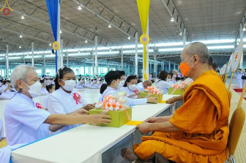 ภาพ No.48579:ประมวลภาพพิธีรำลึกถึงนักสร้างบารมี ในวันมหารำลึก ครั้งที่ 32 ณ วัดพระธรรมกาย