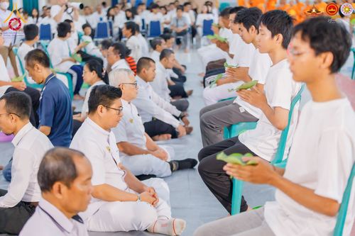 ภาพ No.284443:วันพุธที่ 17  ธันวาคม พ.ศ.2568  พิธีปลงผมนาคธรรมทายาท  โครงการบรรพชาสามเณรและบวชอุบาสิกาแก้ว  ณ วิทยาลัยศรีวิจายา (Sekolah Tinggi Agama Buddha Negeri Sriwijaya) เมืองตังเกอรัง จังหวัดบันเตน ประเทศอินโดนีเซีย