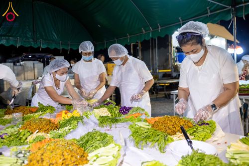 ภาพ No.300946:วันที่ 23 มกราคม พ.ศ. 2569 พิธีถวายภัตตาหารเป็นสังฆทาน แด่พระธรรมยาตรา ณ อนุสรณ์สถานบางปลา วัดบางปลา อำเภอบางเลน จังหวัดนครปฐม ในโครงการธรรมยาตรา กตัญญูบูชา มหาปูชนียาจารย์ พระมงคลเทพมุนี(สด จนฺทสโร) พระผู้ปราบมาร อนุสรณ์สถาน 7 แห่ง ปีที่ 14