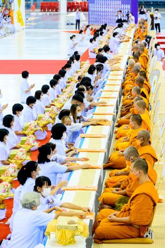 ภาพ No.48580:ประมวลภาพพิธีรำลึกถึงนักสร้างบารมี ในวันมหารำลึก ครั้งที่ 32 ณ วัดพระธรรมกาย