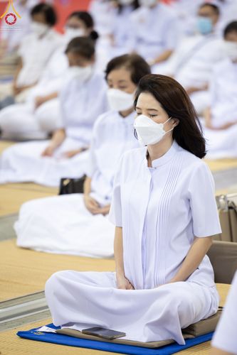 ภาพ No.52310:ประมวลภาพพิธีบูชาข้าวพระ (วันอาทิตย์ต้นเดือนตุลาคม) ณ วัดพระธรรมกาย จ.ปทุมธานี 