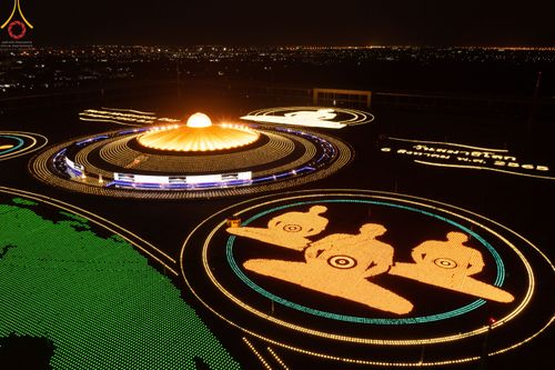 ภาพ No.49131:ประมวลภาพพิธีจุดประทีป  ในวันสมาธิโลก (วันเสาร์ที่ 6 สิงหาคม พ.ศ. 2565)