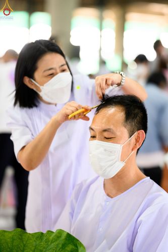 ภาพ No.47466:ประมวลภาพพิธีตัดปอยผม โครงการบรรพชาอุปสมบทหมู่ รุ่นเข้าพรรษา 2565