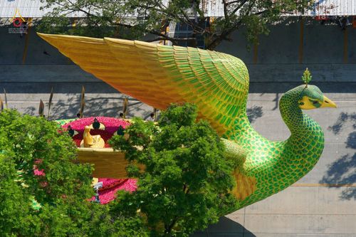 ภาพ No.42671:พิธีอัญเชิญมยุรนาวากาศ ประดิษฐาน ณ อาคาร 100 ปี เนื่องในวันคล้ายวันเกิด ครบ 113 ปี คุณยายอาจารย์มหารัตนอุบาสิกาจันทร์ ขนนกยูง