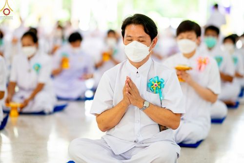 ภาพ No.47855:ประมวลภาพพิธีปิดแผ่นทองรูปเหมือนพระมงคลเทพมุนี (สด จนฺทสโร) พระผู้ปราบมาร และดวงแก้วธรรมชัย