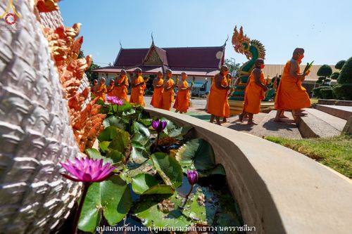 ภาพ No.39884:พิธีตัดปอยผม ปลงผม ขอขมารับผ้าไตรและพิธีบรรพชา ในโครงการอุปสมบท บูชาธรรมมหาปูชนียาจารย์ ประจำปี 2564 ชุดที่ 7