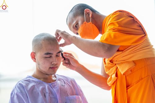 ภาพ No.47332:ประมวลภาพพิธีปลงผม ในโครงการบรรพชาอุปสมบทหมู่ ภาคฤดูฝน 2565