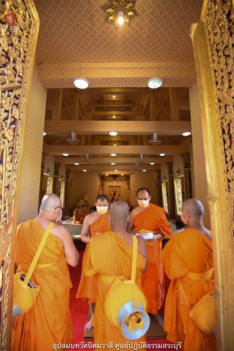 ภาพ No.40097:พิธีตัดปอยผม ปลงผม ขอขมารับผ้าไตรและพิธีบรรพชา ในโครงการอุปสมบท บูชาธรรมมหาปูชนียาจารย์ ประจำปี 2564 ชุดที่ 9