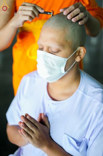 ภาพ No.43941:ประมวลภาพพิธีปลงผม ในโครงการอบรมธรรมทายาทระดับอุดมศึกษา รุ่นที่ 49