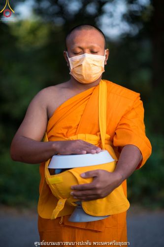 ภาพ No.42078:พิธีตัดปอยผม ปลงผม ขอขมารับผ้าไตรและพิธีบรรพชา ในโครงการอุปสมบท บูชาธรรมมหาปูชนียาจารย์ ประจำปี 2564 ชุดที่ 20