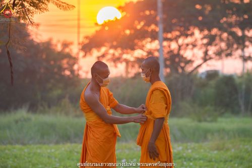 ภาพ No.42077:พิธีตัดปอยผม ปลงผม ขอขมารับผ้าไตรและพิธีบรรพชา ในโครงการอุปสมบท บูชาธรรมมหาปูชนียาจารย์ ประจำปี 2564 ชุดที่ 20