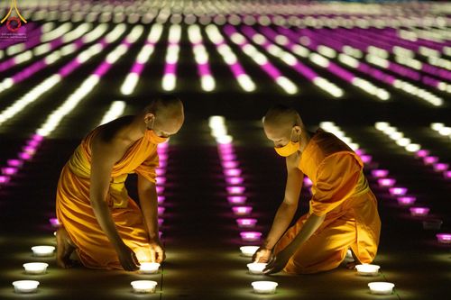 ภาพ No.41987:พิธีฉลองชัยสวดมนต์ บทธัมมจักกัปปวัตตนสูตร 4,000,002,565 จบ เพื่อเป็นสิริมงคลตอนรับศักราชใหม่