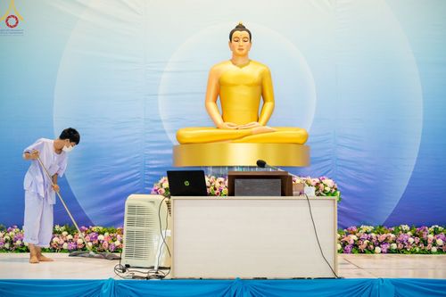 ภาพ No.47373:ประมวลภาพกิจวัตร-กิจกรรม ธรรมทายาท ในโครงการบรรพชาอุปสมบทหมู่ รุ่นเข้าพรรษา