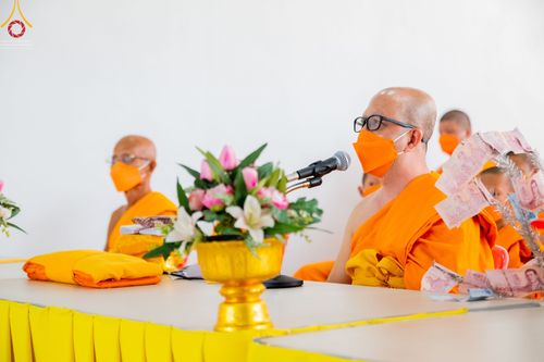 ภาพ No.45979:ประมวลภาพพิธีตักบาตร โครงการบรรพชาสามเณรฟื้นฟูพระพุทธศาสนาทั่วไทย ณ ศูนย์ปฏิบัติธรรมสมุทรปราการบางบ่อ 