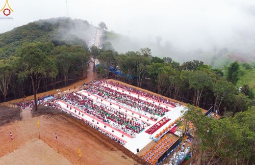 ภาพ No.50636:ประมวลภาพพิธีตักบาตร ณ วัดแม่แพ จ.แม่ฮ่องสอน เนื่องในวันธรรมชัย