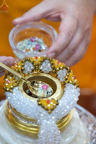 ภาพ No.47911:ประมวลภาพมูลนิธิธรรมกาย ถวายเทียนพรรษา อัญเชิญพระธาตุถวายวัดเถรวาทเวียดนาม