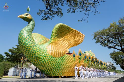 ภาพ No.42672:พิธีอัญเชิญมยุรนาวากาศ ประดิษฐาน ณ อาคาร 100 ปี เนื่องในวันคล้ายวันเกิด ครบ 113 ปี คุณยายอาจารย์มหารัตนอุบาสิกาจันทร์ ขนนกยูง