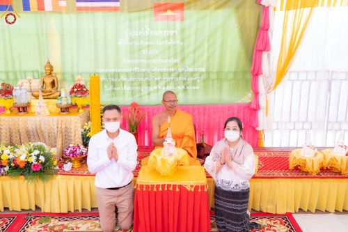 ภาพ No.48456:ประมวลภาพประธานมูลนิธิธรรมกายถวายเทียนพรรษา 43 วัด ในเขตจังหวัดไพลิน ประเทศกัมพูชา