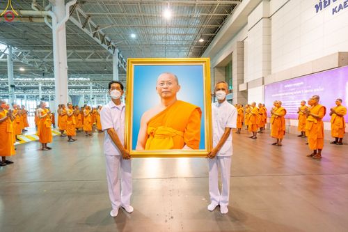 ภาพ No.48500:ประมวลภาพพิธีรับร่างนักสร้างบารมี พระเดชพระคุณพระสุธรรมญาณวิเทศ วิ. (สุธรรม สุธมฺโม)