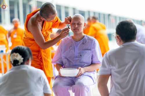 ภาพ No.47333:ประมวลภาพพิธีปลงผม ในโครงการบรรพชาอุปสมบทหมู่ ภาคฤดูฝน 2565