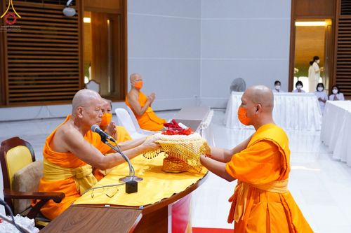 ภาพ No.52161:ประมวลภาพพิธีสักการะพระมงคลเทพมุนี (สด จนฺทสโร) ณ ศูนย์ปฏิบัติธรรมพระมงคลเทพมุนี