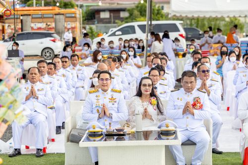 ภาพ No.49497:ประมวลภาพพิธีตักบาตรพระสงฆ์ 1,091 รูป เนื่องในวันแม่แห่งชาติ ณ ตลาดจัมโบ้ ชุดที่ 1